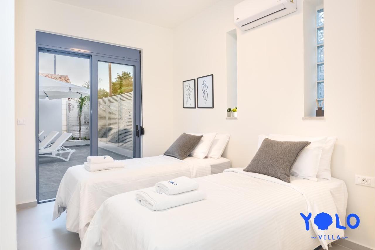 Yolo Villa Almirida