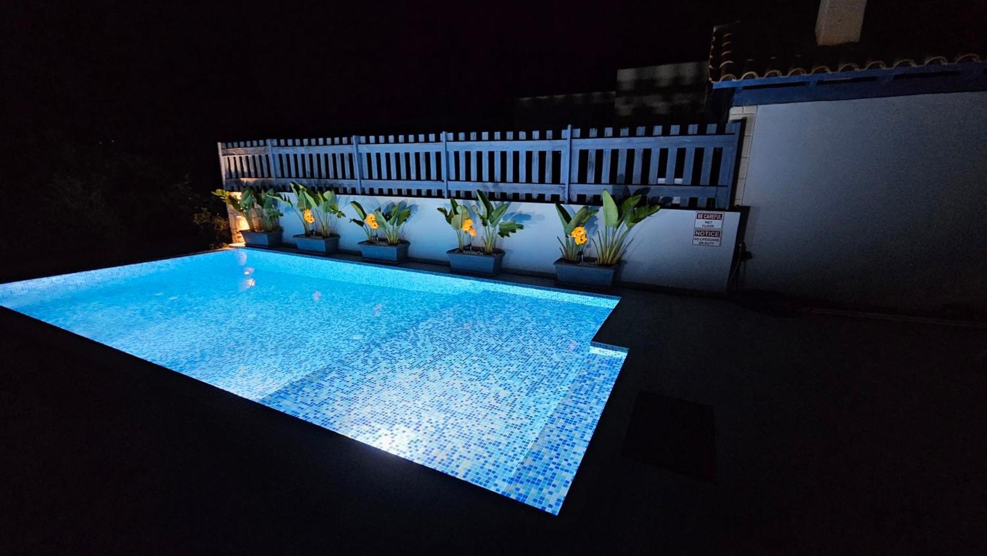 Yolo Villa *
